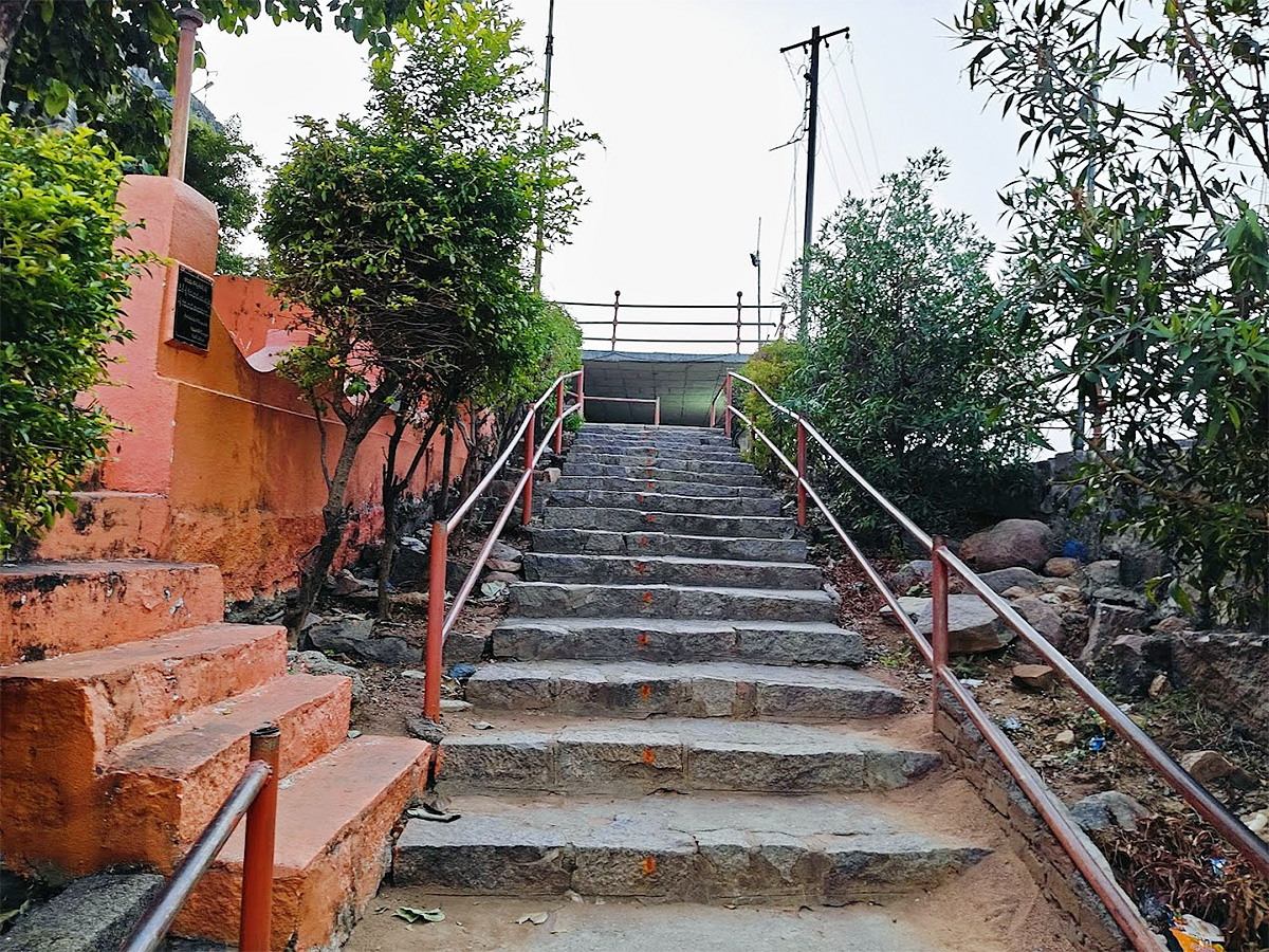 Dichpally_20Ramalayam_20is_20a_20Lord_20Rama_20temple_20located_20in_20Nizamabad_20Photos__20_286_29.jpg 7