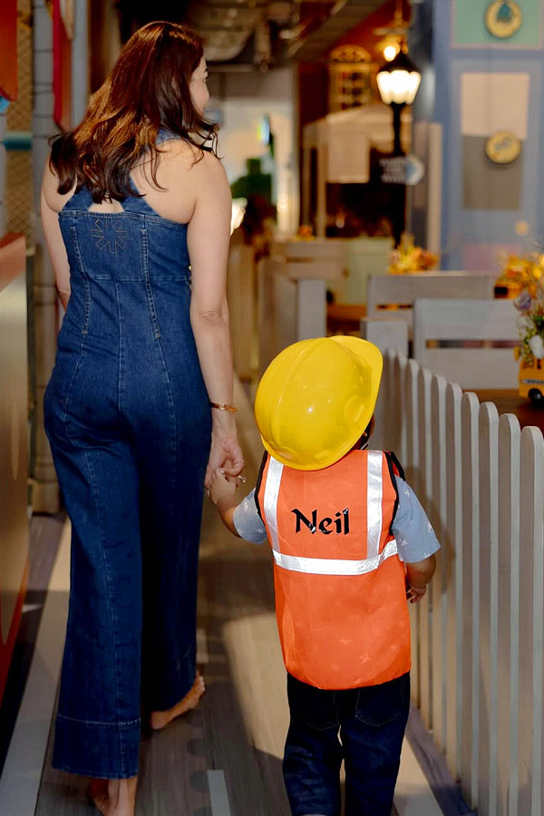 Kajal_20Aggarwal_20Son_20Neil_20Grand_20BirthDay_20Celebrations_20Photos_20_282_29.jpg 3