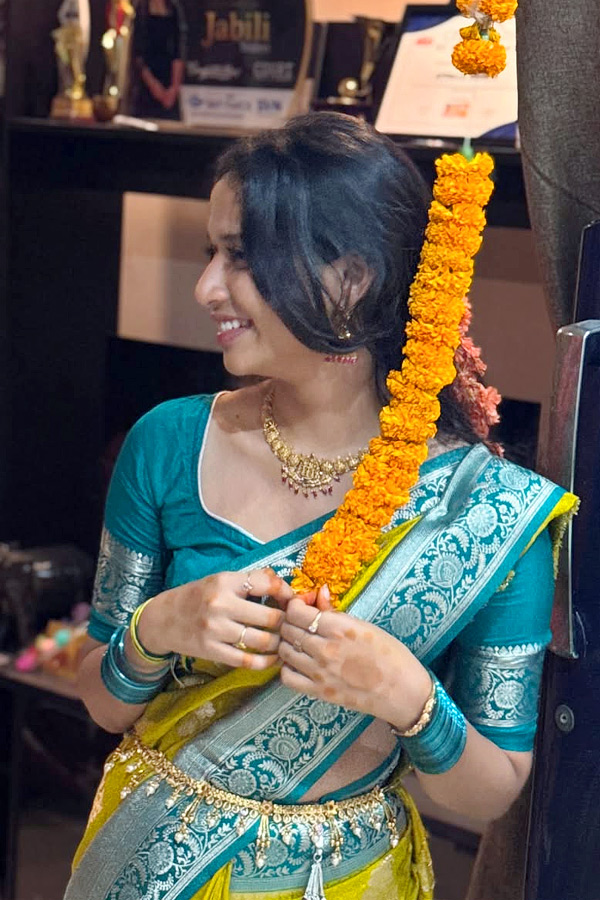 Court_20Movie_20Actress_20Sridevi_20Offers_20Bonam_20Photos_20Viral_20_289_29.jpg 12