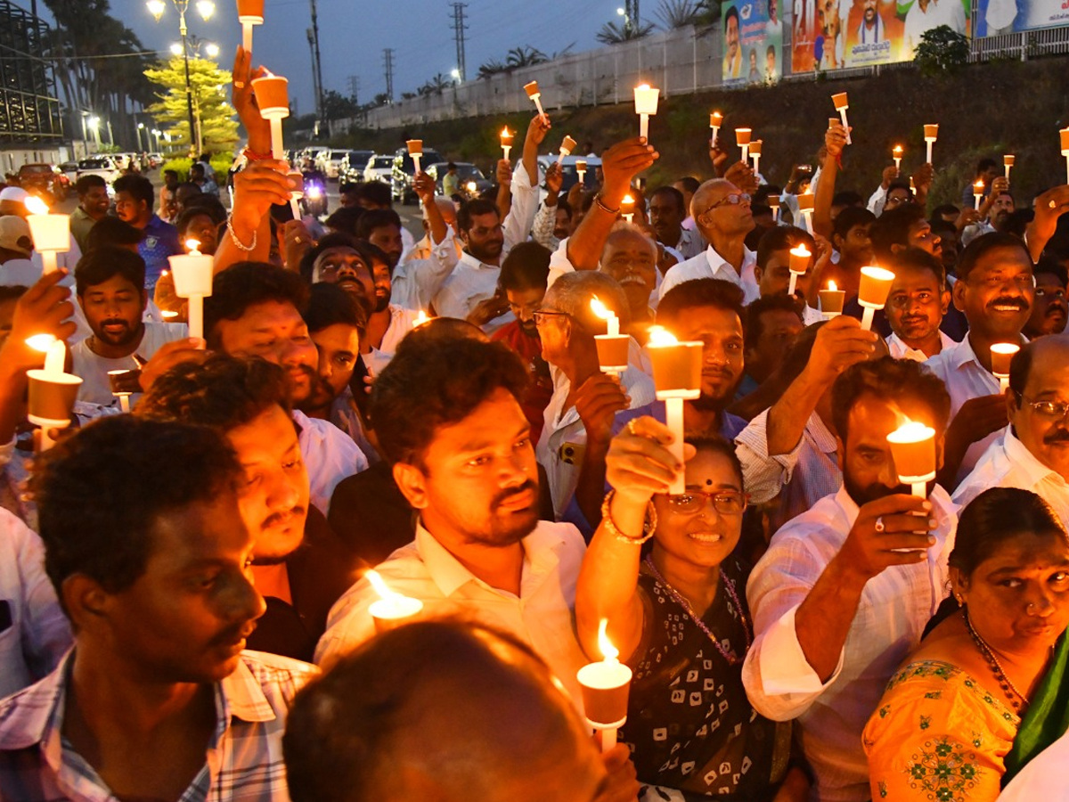 Candle_20rally_20from_20ysrcp8.jpg 9