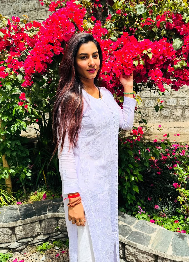 Vishnupriya2_0.jpg 3