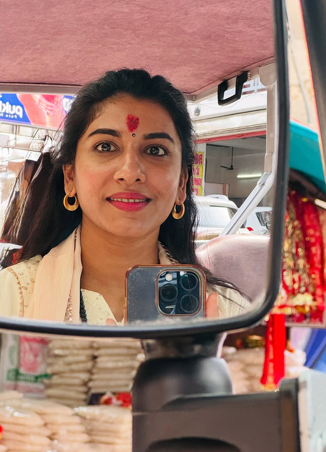 Vishnupriya9_0.jpg 10