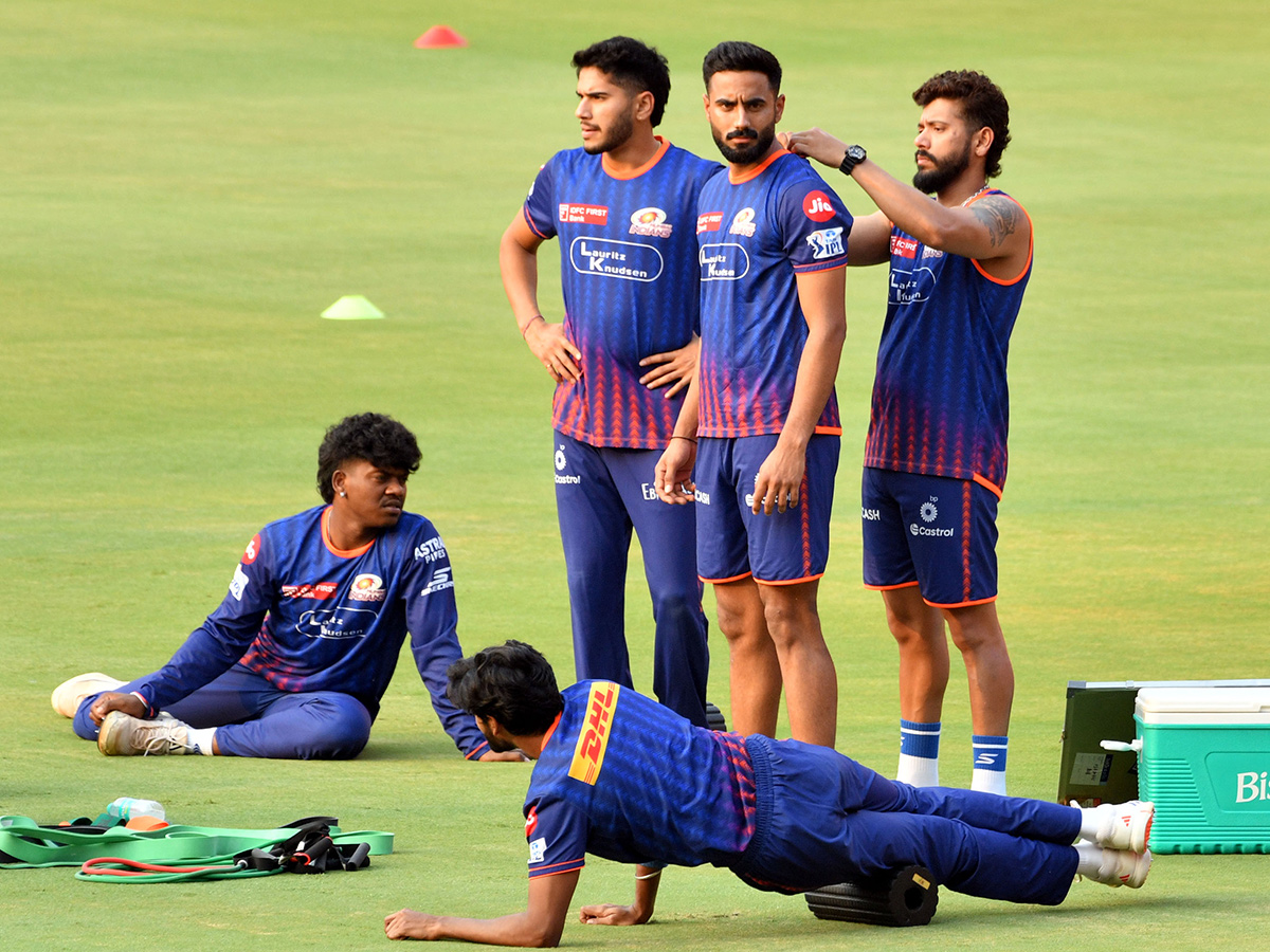 sunrisers_20hyderabad_20vs_20mumbai_20indians_20match_20today__20_2814_29.jpg 14