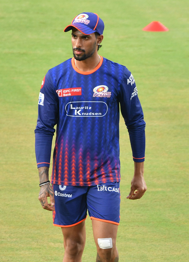sunrisers_20hyderabad_20vs_20mumbai_20indians_20match_20today__20_2816_29.jpg 16