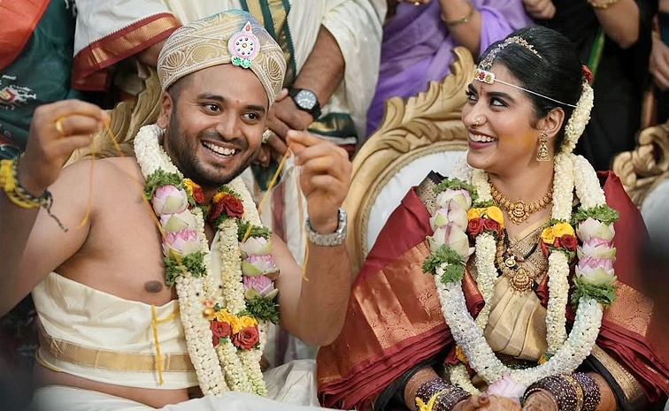 Actress_20Archana_20Kottige_20Marries_20BR_20Sharath_20In_20Bengaluru_20Photos_20_284_29.jpg 3