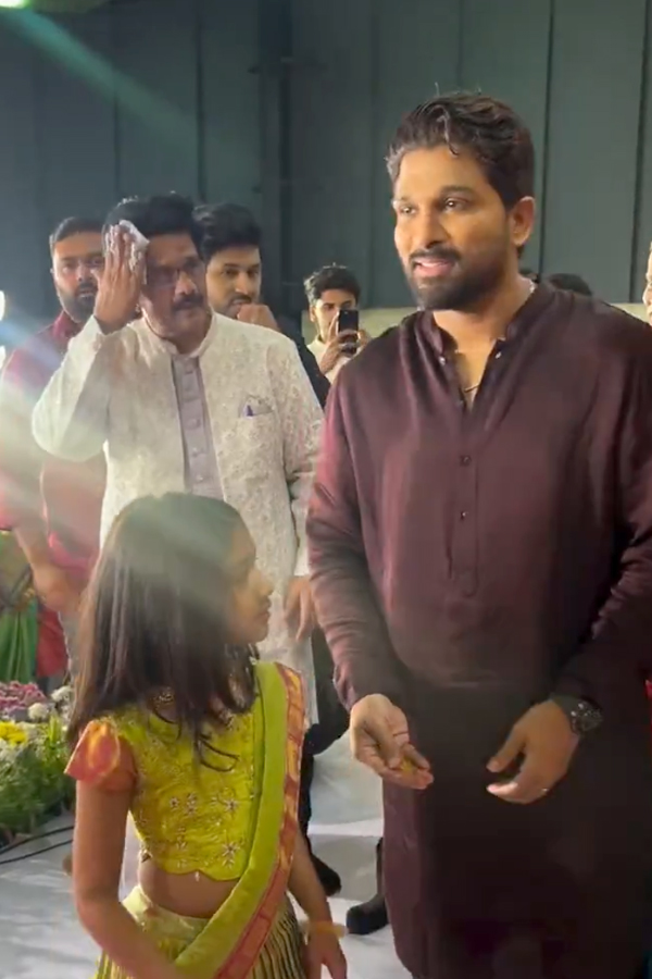 Allu_20Arjun_20Attends_20Cousins_20Wedding_20Photos_20_2821_29.jpg 5