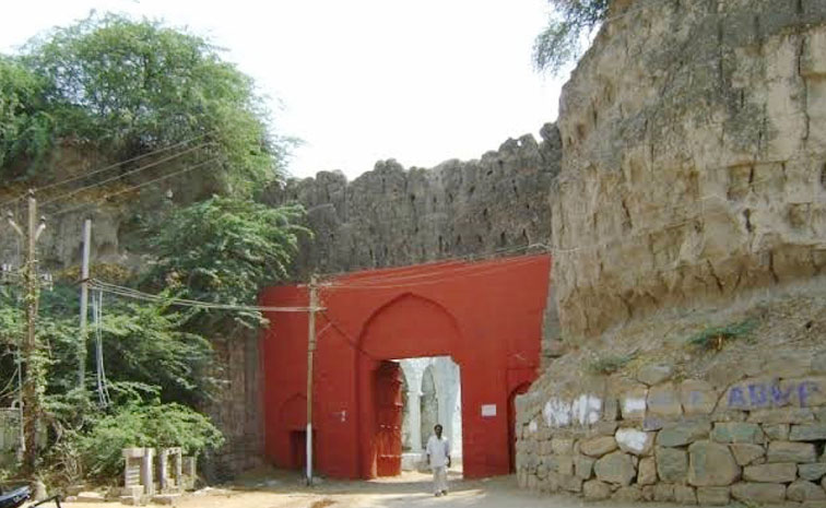 Gadwal-Fort.jpg