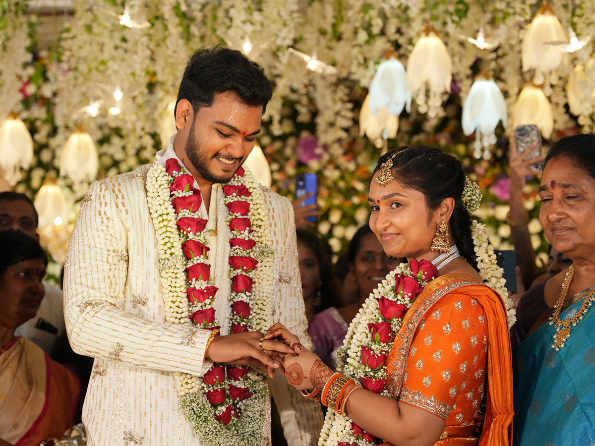Jagga_20Reddy_20Daughter_20Jaya_20Reddy_20Guna_20Chaitanya_20Reddy_20Engagement_20Ceremony_20Photos__20_2813_29.jpg 13