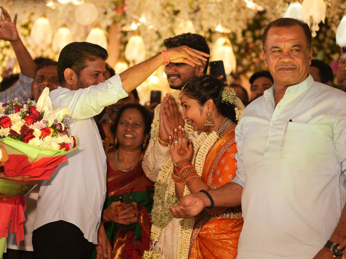 Jagga_20Reddy_20Daughter_20Jaya_20Reddy_20Guna_20Chaitanya_20Reddy_20Engagement_20Ceremony_20Photos__20_283_29.jpg 3