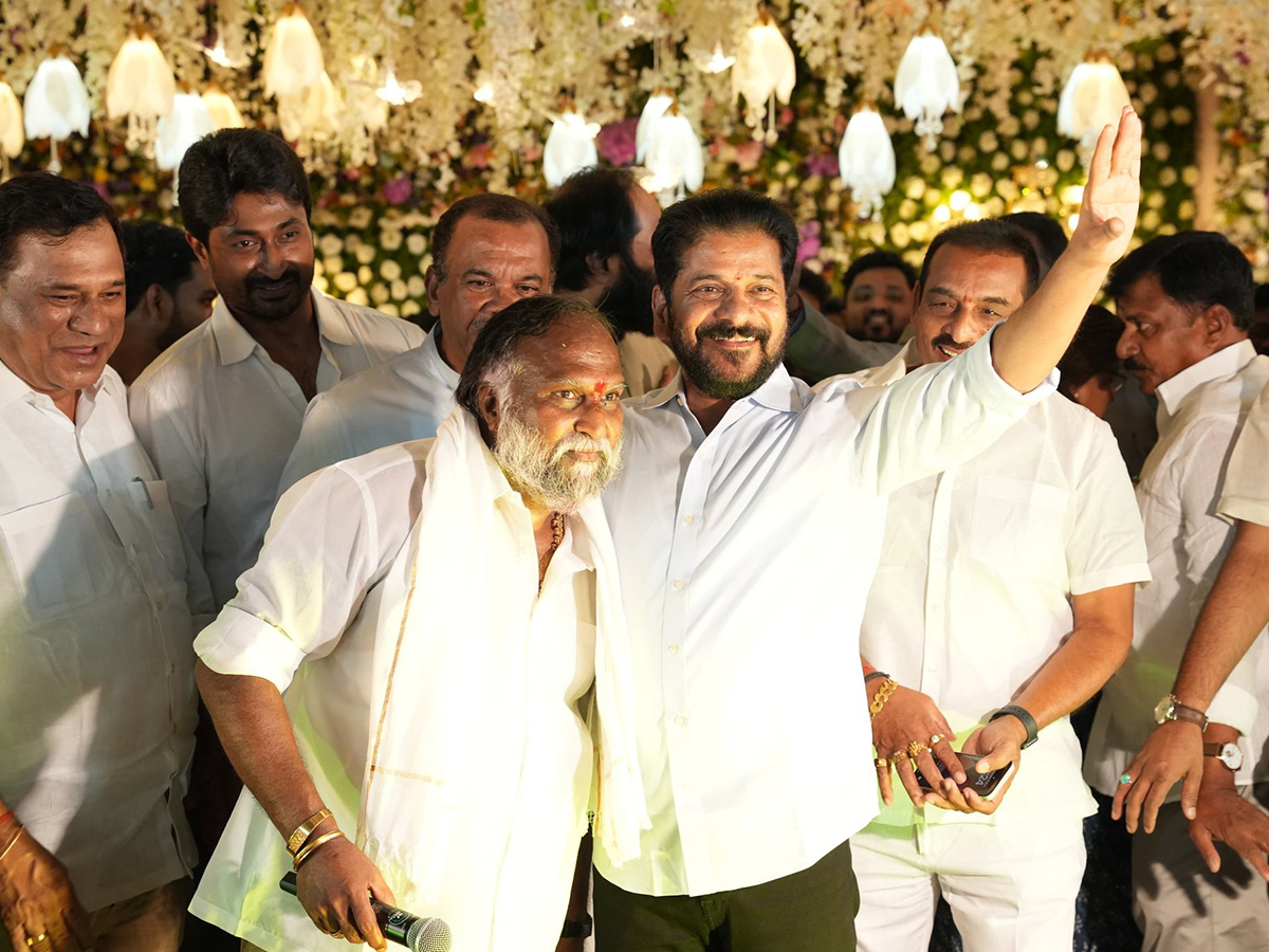 Jagga_20Reddy_20Daughter_20Jaya_20Reddy_20Guna_20Chaitanya_20Reddy_20Engagement_20Ceremony_20Photos__20_284_29.jpg 4