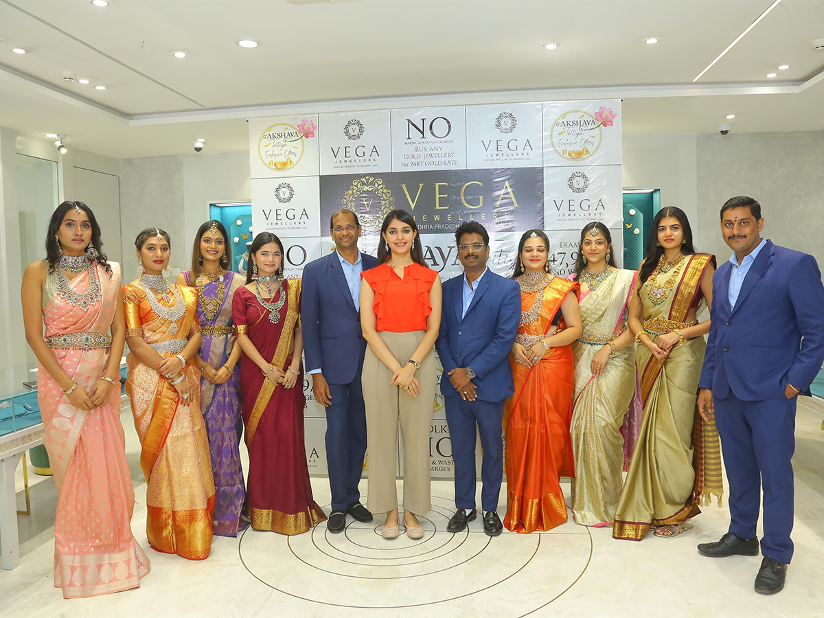Akshaya_20Tritiya_20Festival_20Models_20that_20made_20a_20splash__20_283_29.jpg 3
