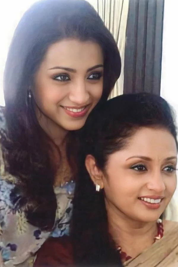 Have_20you_20seen_20Trisha_20mother_20She_20Pretty_20than_20her_21_20Photos_20_2812_29.jpg 13