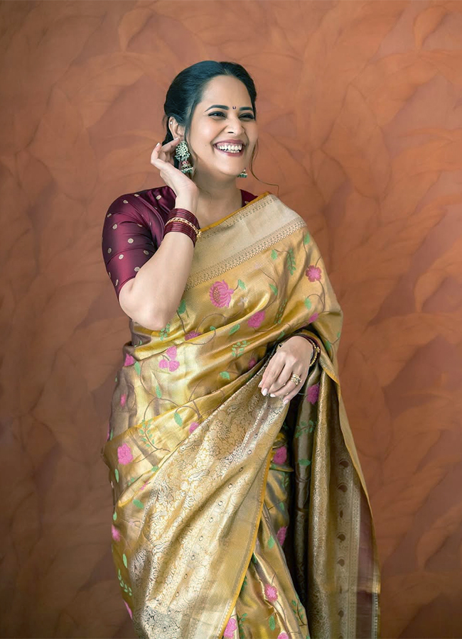 Actress_20Anasuya_20Bharadwaj_20Latest_20Photos__20_283_29.jpg 3
