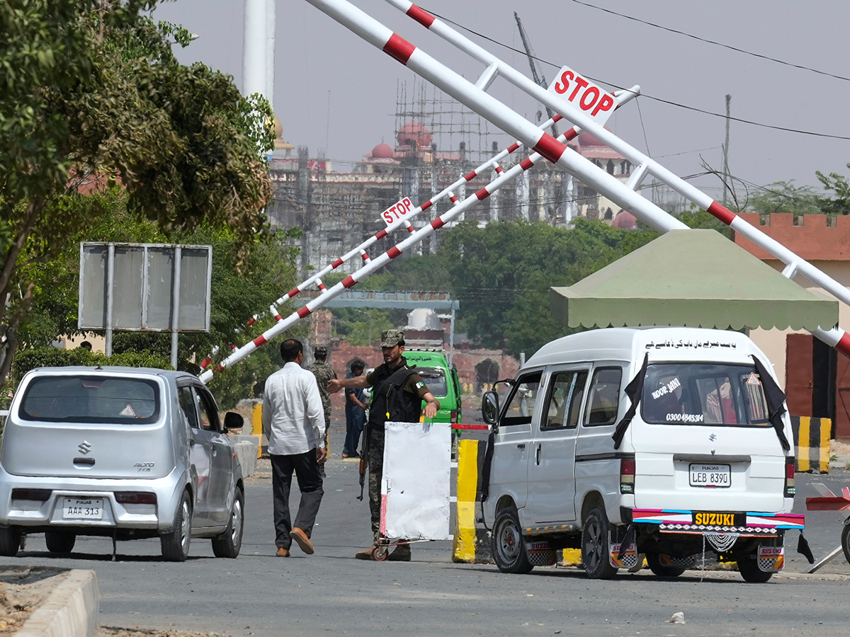 Integrated_20Check_20Post_20at_20the_20Attari_20Wagah_20border_20near_20Amritsar__20_2820_29.jpg 20
