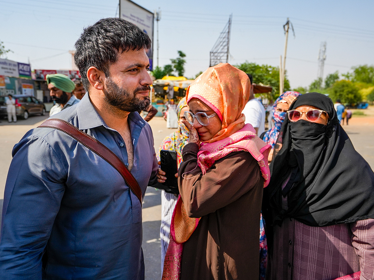 Integrated_20Check_20Post_20at_20the_20Attari_20Wagah_20border_20near_20Amritsar__20_285_29.jpg 5