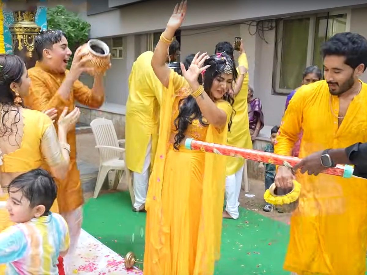 Doctor_20babu_20son_20Haldi_20ceremony_2010.jpg 11