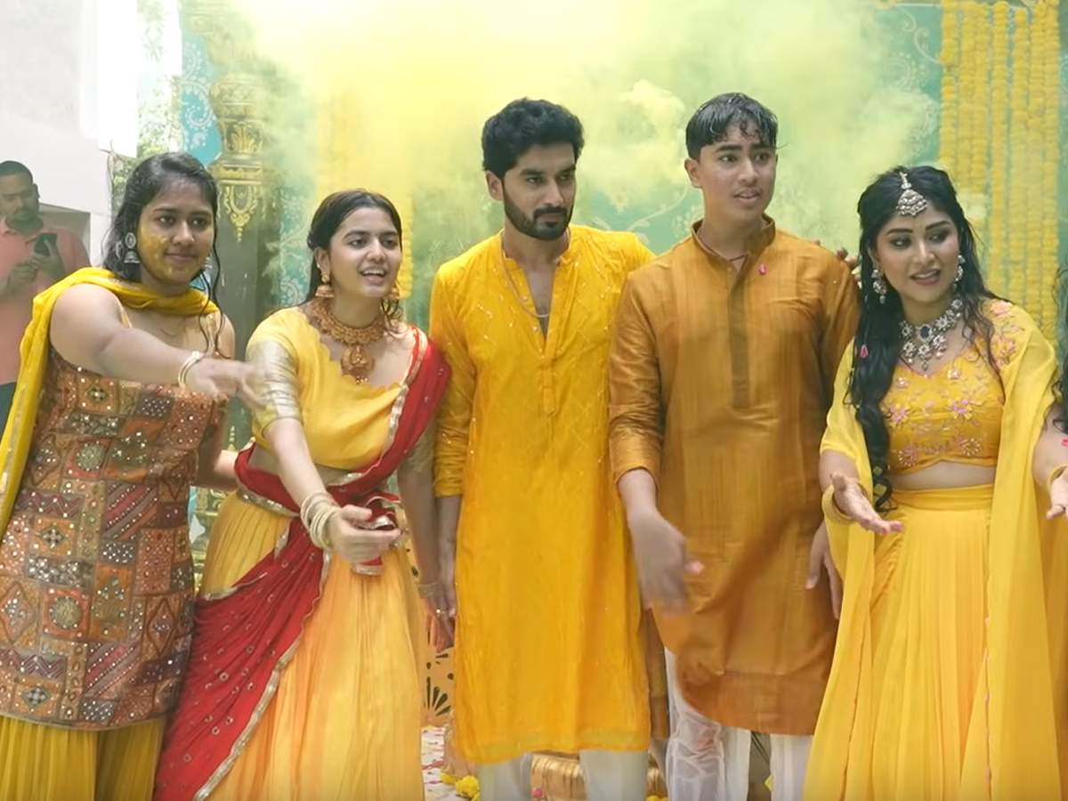 Doctor_20babu_20son_20Haldi_20ceremony_2011.jpg 12