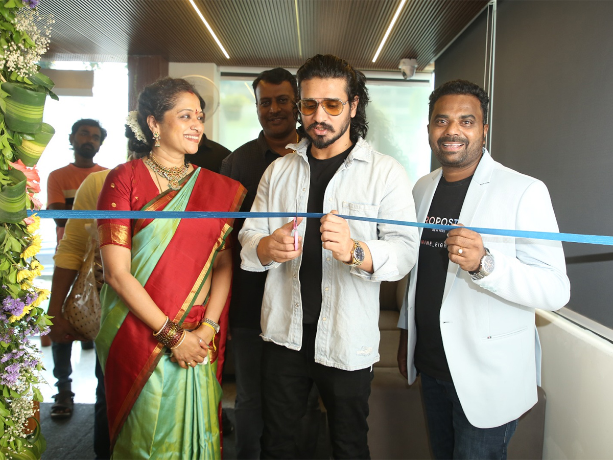 Actress_20Anita_20Chaudhary_20Mug_20Stories_20Cafe_20and_20Kitchen_20launched_20Photos__20_283_29.jpg 4