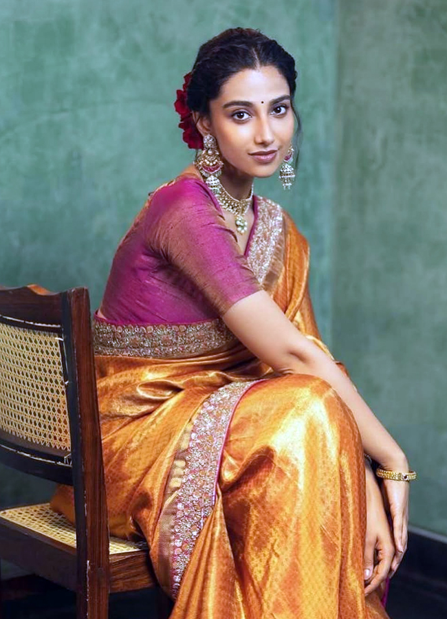 Meenakshi_20choudary6.jpg 7