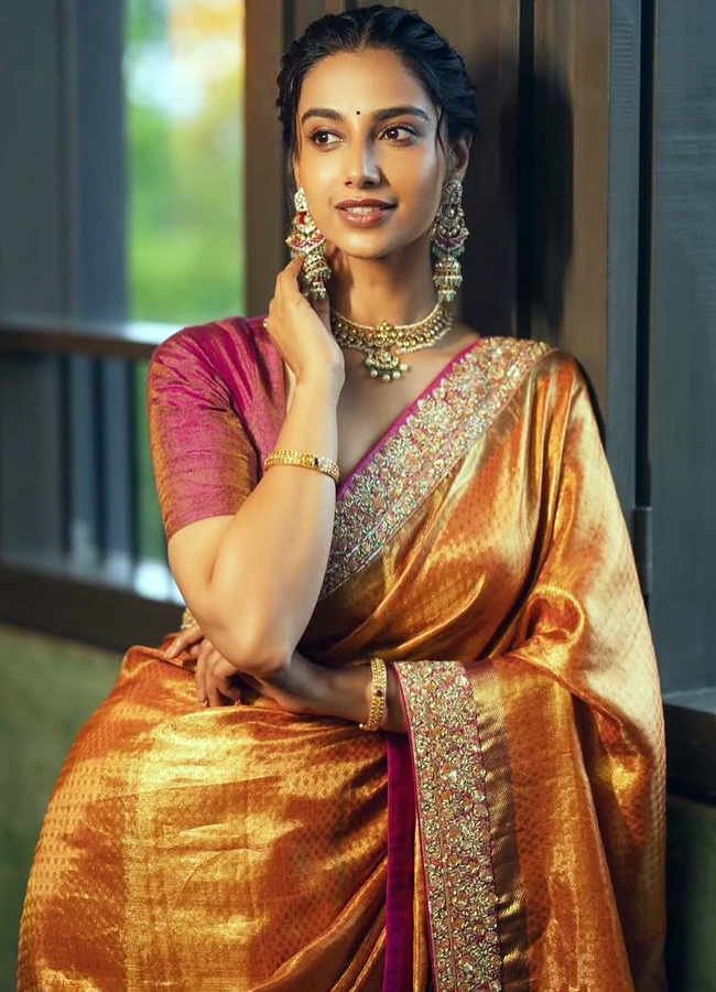 Meenakshi_20choudary7.jpg 8
