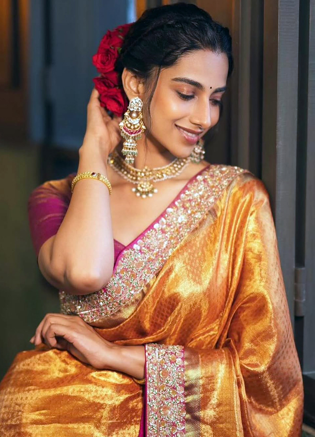 Meenakshi_20choudary9.jpg 10