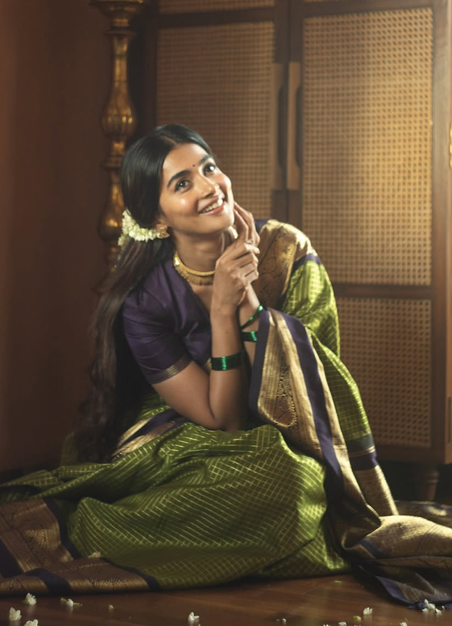 Pooja_20Hegde4.jpg 5