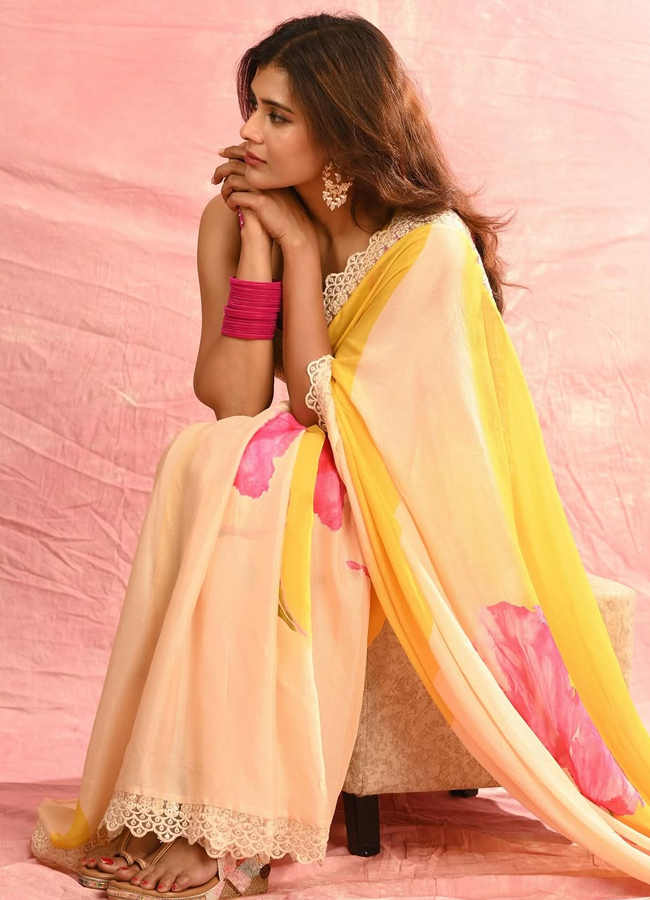 Hebah_20patel7.jpg 8
