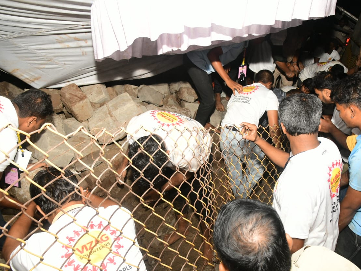 Simhachalam_20Appanna_20Incident5_0.jpg 8
