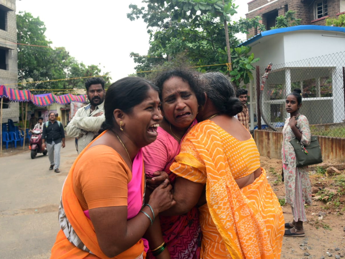 Simhachalam_20temple_20tragedy_20photos2_0.jpg 3