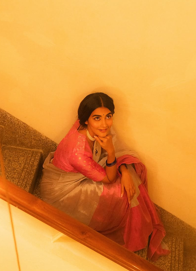Pooja_20Hegde10.jpg 11
