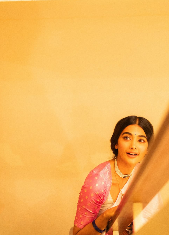 Pooja_20Hegde11.jpg 12
