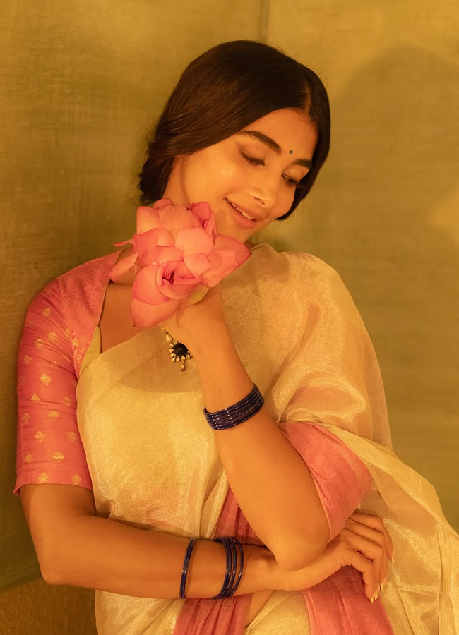 Pooja_20Hegde4.jpg 5
