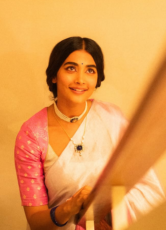 Pooja_20Hegde8.jpg 9