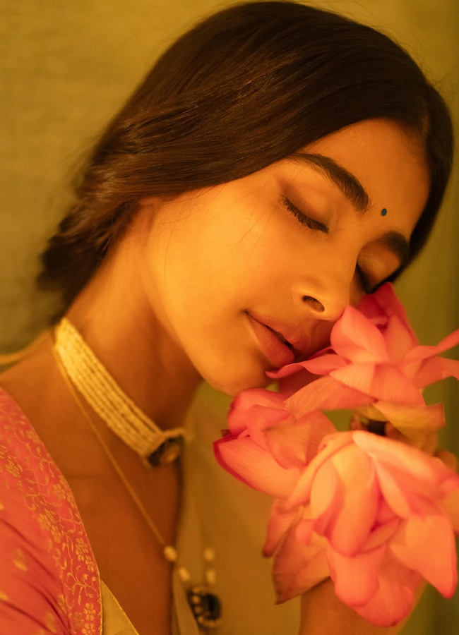 Pooja_20Hegde9.jpg 10