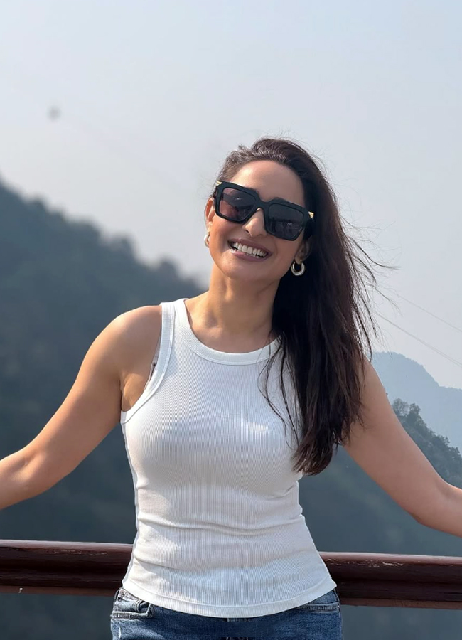 Pragya_20Jaiswal9.jpg 10