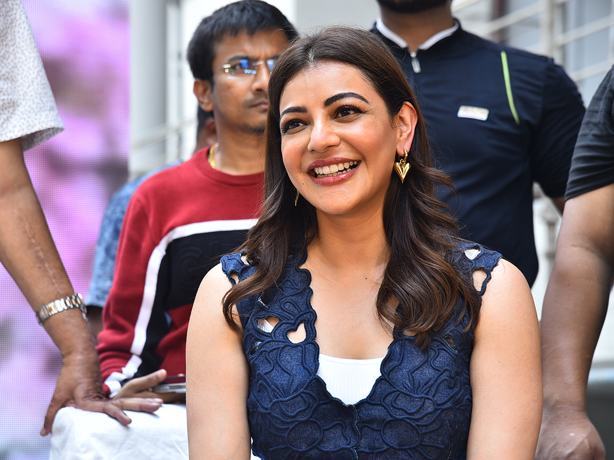Actress_20Kajal_20Aggarwal_20At_20Kukatpally_20Photos__20_2814_29.jpg 14