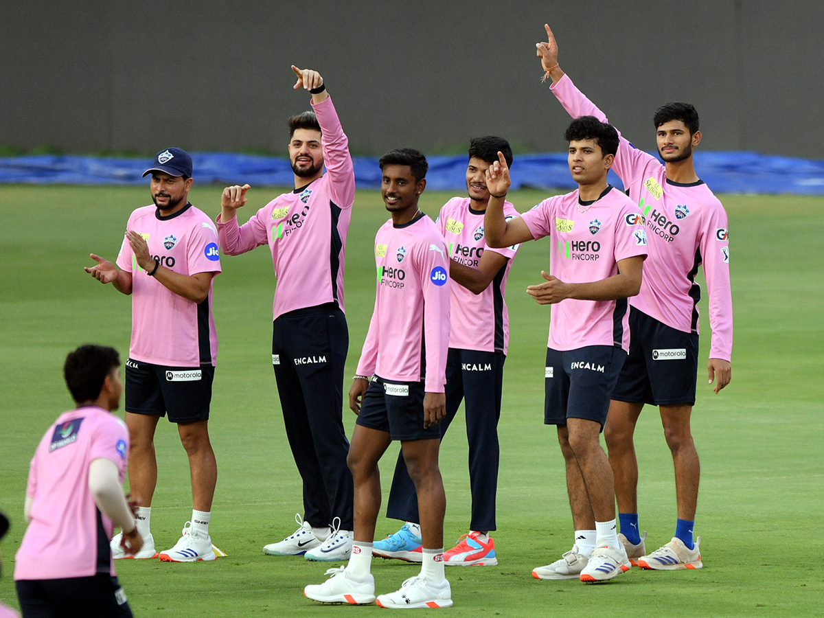 Sunrisers_20Hyderabad_20vs_20Delhi_20Capitals_20Match_20in_20Hyderabad_20Photos__20_2810_29.jpg 10