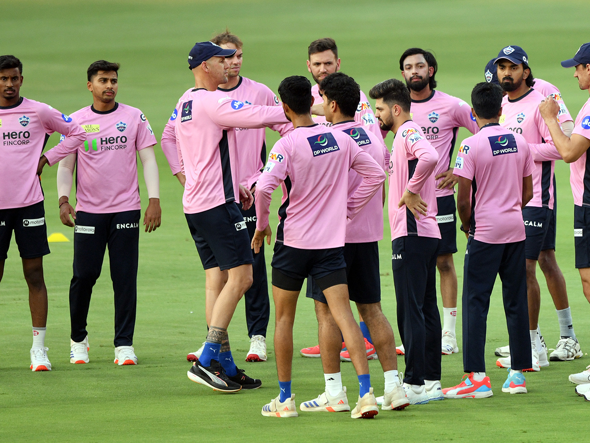 Sunrisers_20Hyderabad_20vs_20Delhi_20Capitals_20Match_20in_20Hyderabad_20Photos__20_286_29.jpg 6