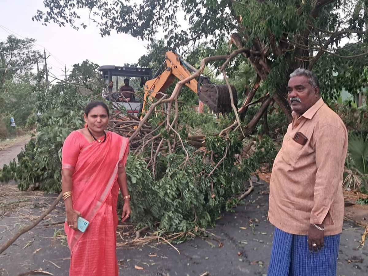 Unseasonal_20Rains_20in_20Telugu_20States_20Photos__20_289_29.jpg 9