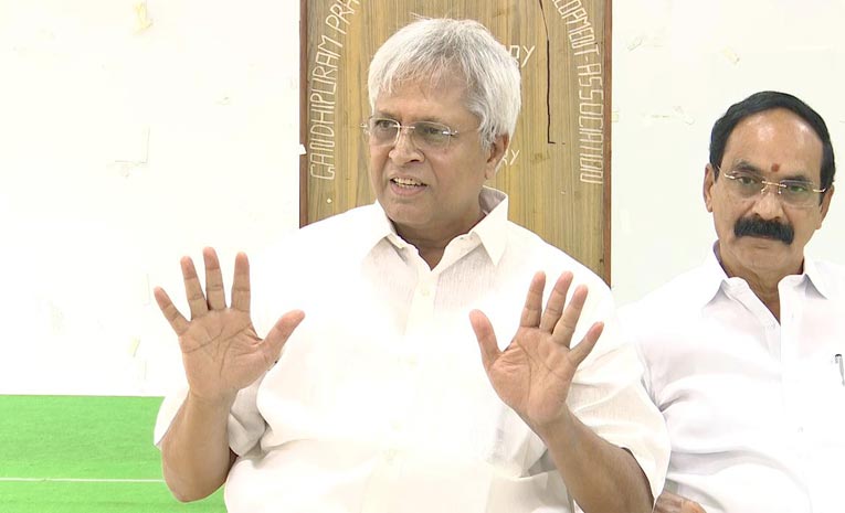 Vundavalli-Aruna-Kumar.jpg