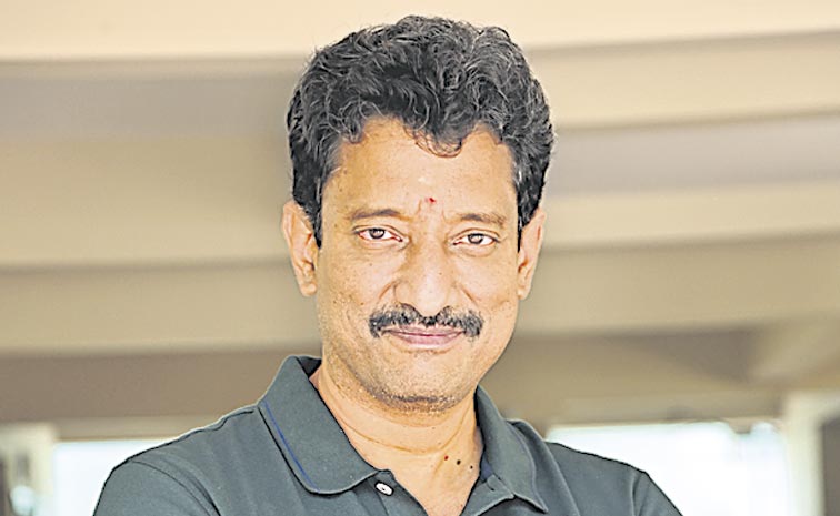 Director-KarthickRajuu.jpg