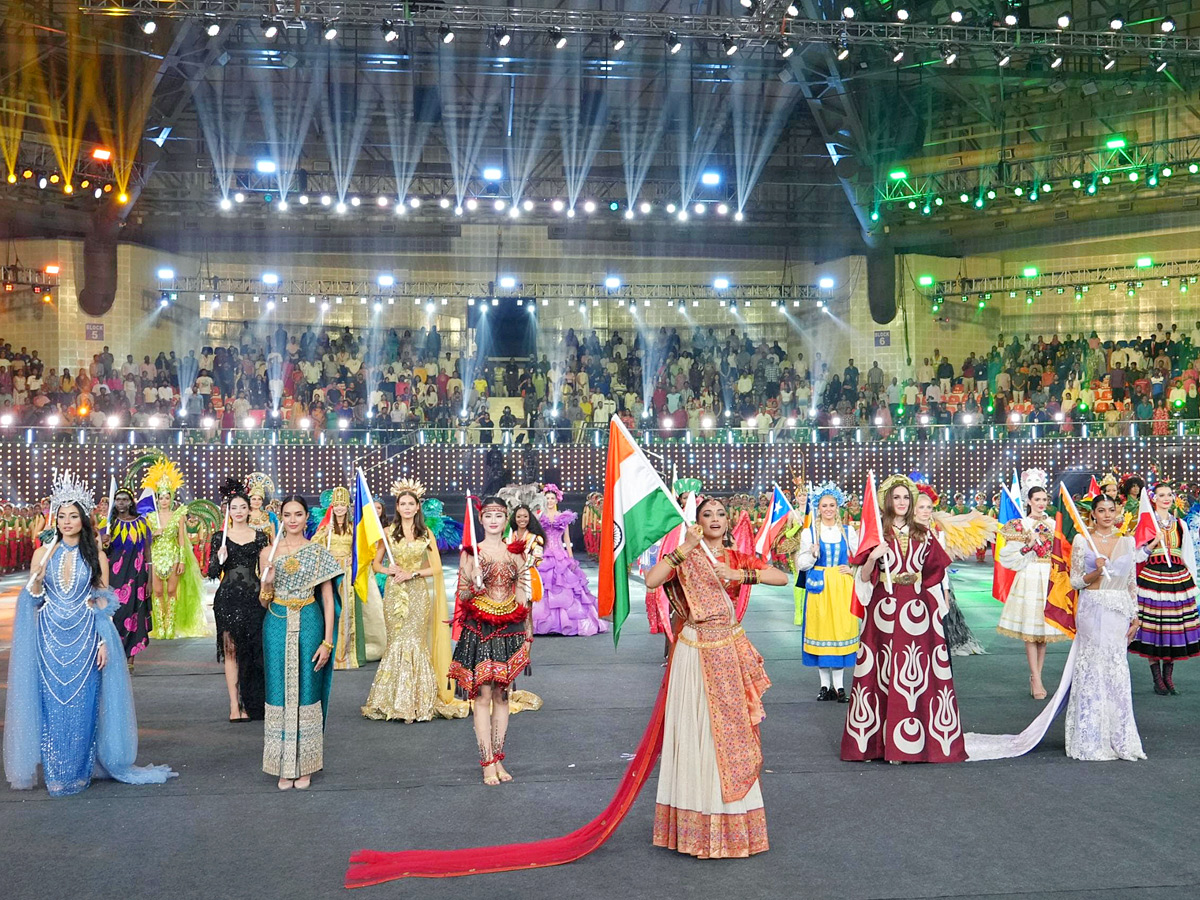 Miss_20World_202025_20kicks_20off_20with_20grand_20opening_20ceremony_20in_20Hyderabad_20Photos_20_287_29.jpg 7