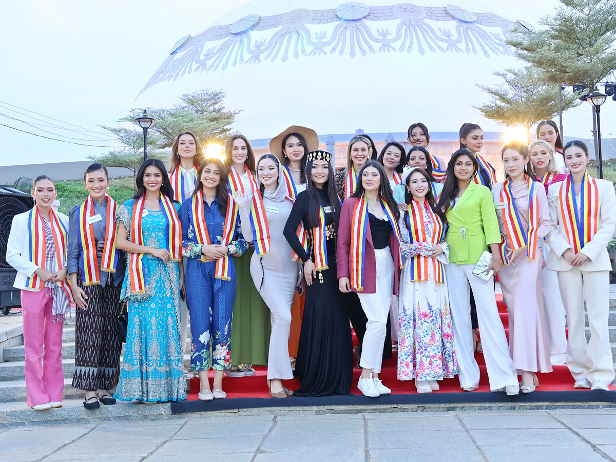 Miss_20World_20Contestants_20Visit_20Nagarjunasagar_20Buddhavanam_20Photos_20_2812_29.jpg 11