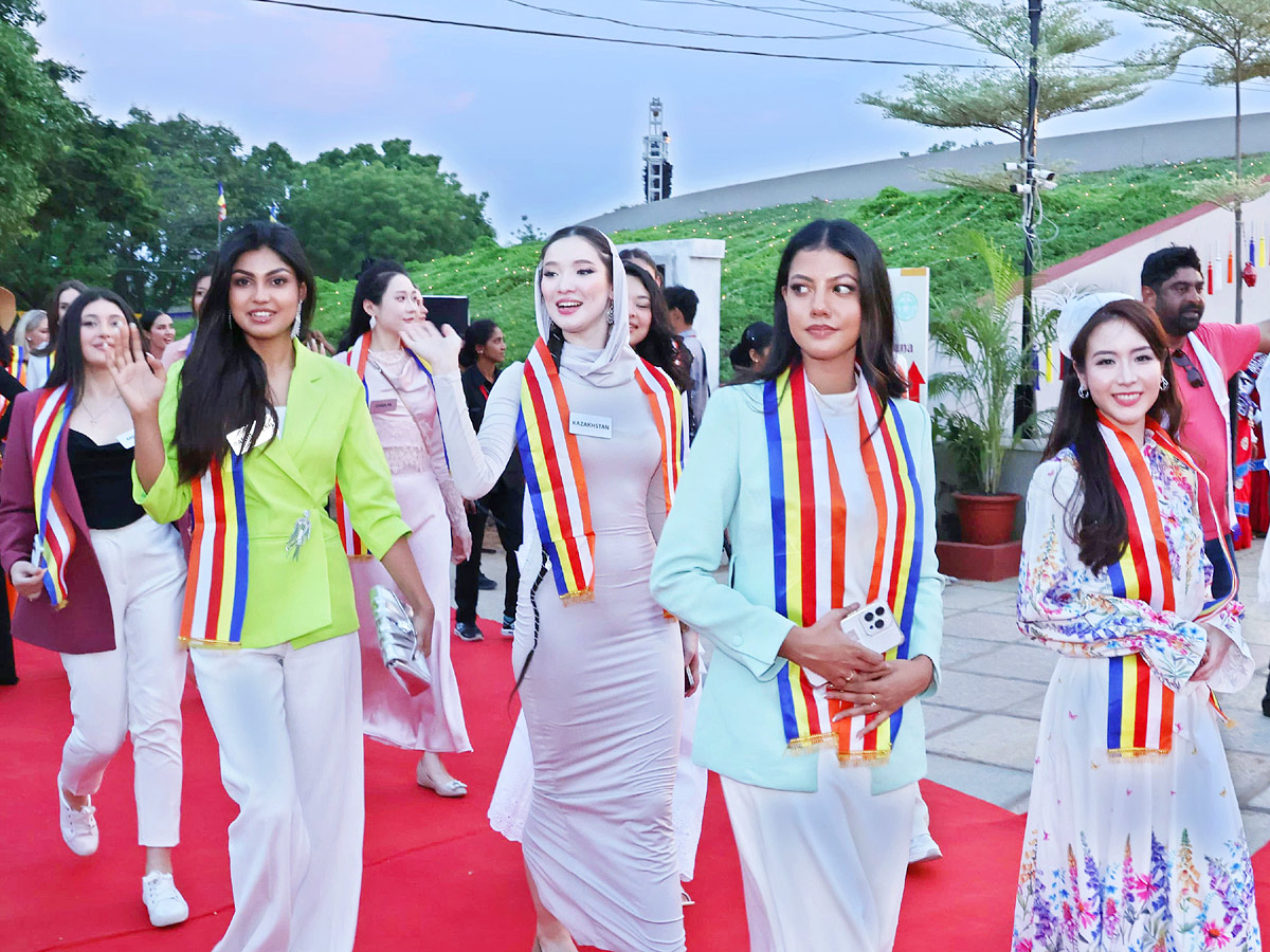 Miss_20World_20Contestants_20Visit_20Nagarjunasagar_20Buddhavanam_20Photos_20_2813_29.jpg 12