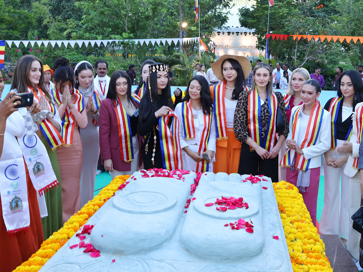Miss_20World_20Contestants_20Visit_20Nagarjunasagar_20Buddhavanam_20Photos_20_2814_29.jpg 13