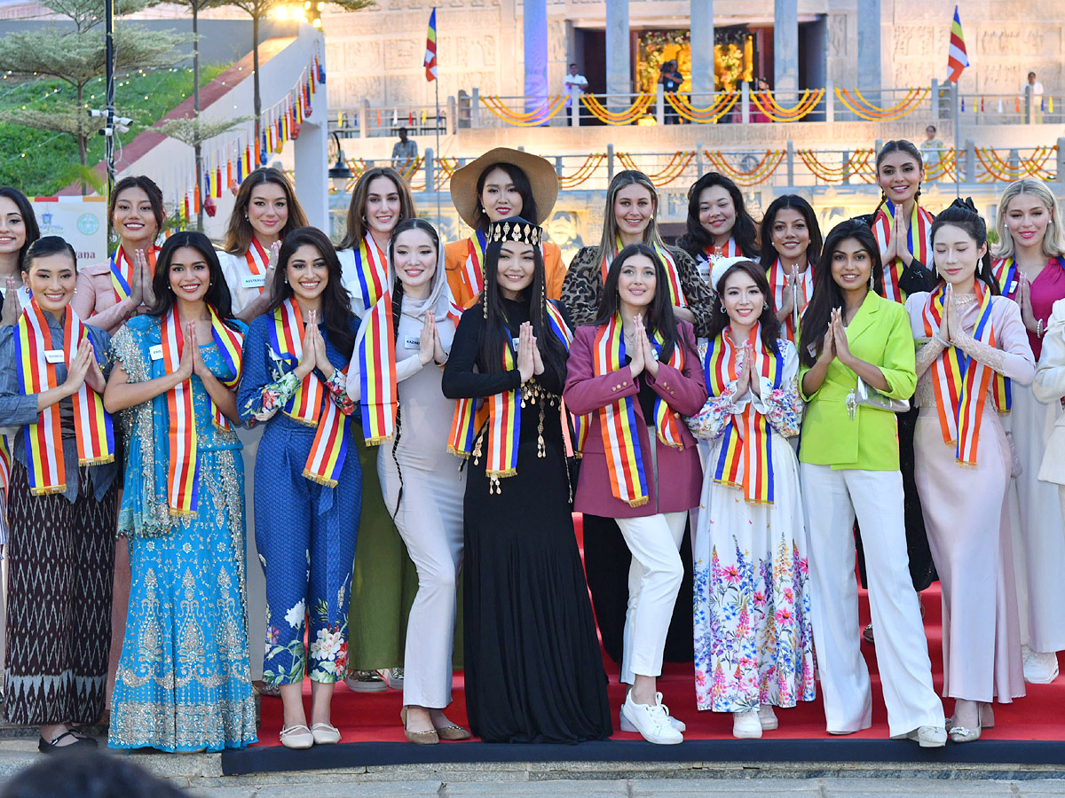 Miss_20World_20Contestants_20Visit_20Nagarjunasagar_20Buddhavanam_20Photos_20_287_29.jpg 7