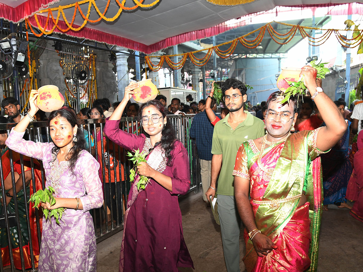 Tirupati_20Gangamma_20Jatara_202025_20Festival_20Vibes__20_2811_29.jpg 11