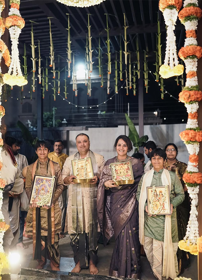 Actress_20Anasuya_20Bharadwaj_20New_20House_20Warming_20Ceremony_20Photos__20_283_29.jpg 3