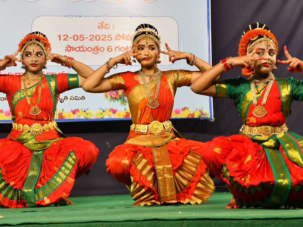 Kuchipudi_20Dance_20Performance_20in_20Vijayawada_20Andhra_20Pradesh__20_282_29.jpg 2