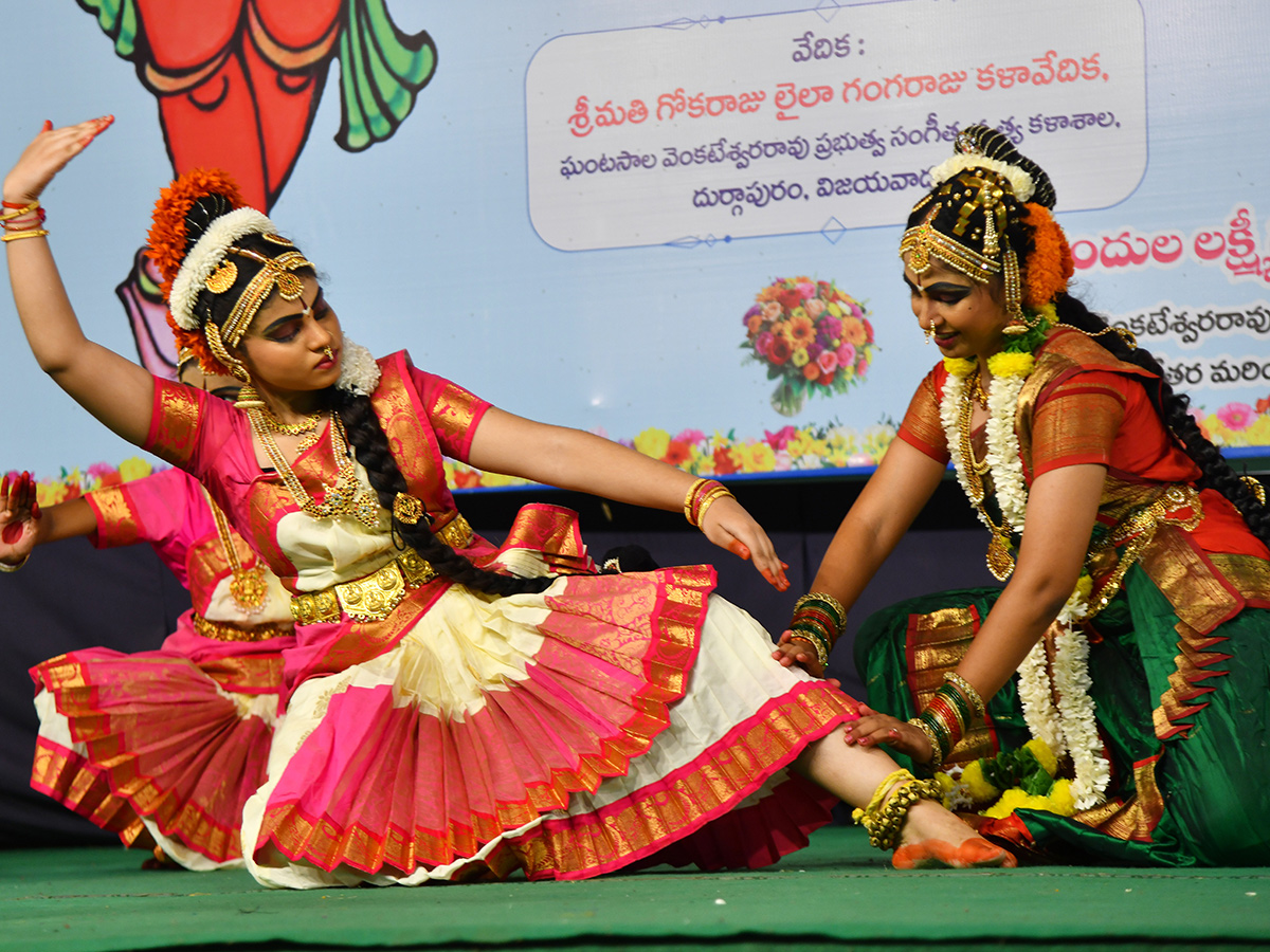 Kuchipudi_20Dance_20Performance_20in_20Vijayawada_20Andhra_20Pradesh__20_284_29.jpg 4